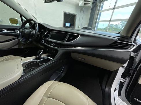 Used 2020 Buick Enclave Essence w/ Sound and Sites Package FWD image 31