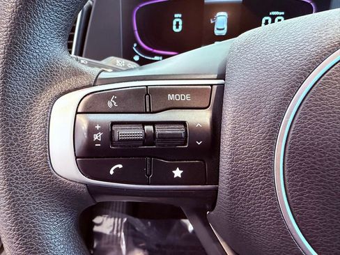 Used 2023 Kia Sportage LX image 18