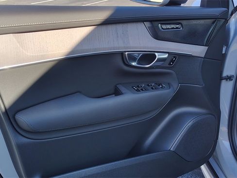New 2026 Volvo XC90 B6 Ultra image 8