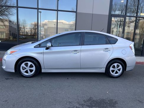 Used 2013 Toyota Prius Two image 6