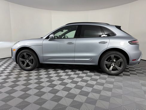 Certified 2026 Porsche Macan AWD/4WD image 2