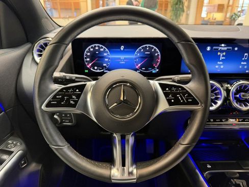 Certified 2025 Mercedes-Benz GLA 250 250 image 9