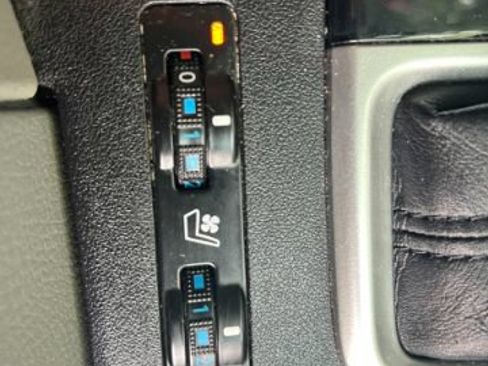 Used 2015 Toyota Highlander Limited Platinum AWD/4WD image 16