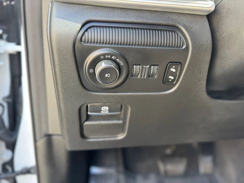 Used 2024 Jeep Wagoneer Series III AWD/4WD image 23