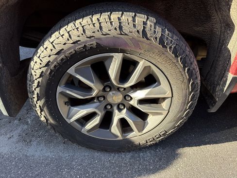 Used 2020 Chevrolet Silverado 1500 LT w/ All-Star Edition image 11