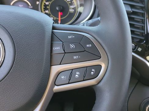 Used 2022 Jeep Cherokee Limited AWD/4WD image 26