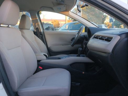 Used 2017 Honda HR-V LX image 27