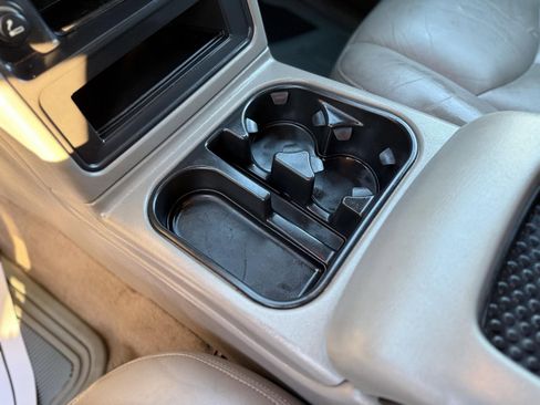 Used 2005 GMC Sierra 1500 SLT w/ Light Duty Power Package image 40