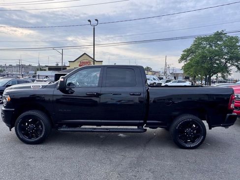 Used 2024 RAM 2500 Big Horn w/ Night Edition AWD/4WD image 4