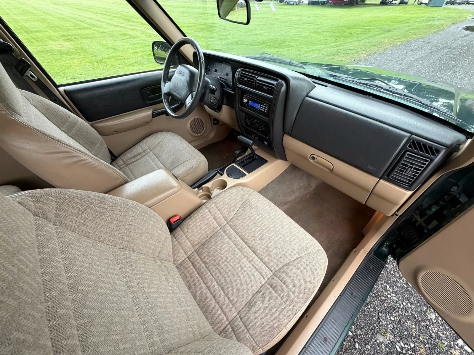 Used 1999 Jeep Cherokee 4WD 4-Door image 28