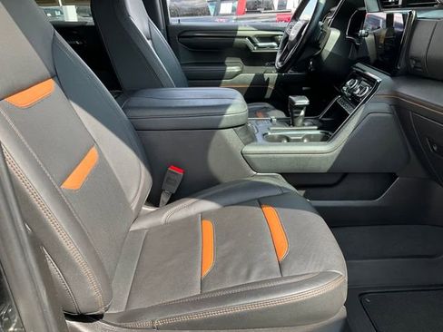 Used 2024 GMC Sierra 1500 AT4 w/ AT4 Premium Package image 18