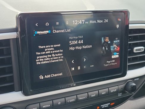 Used 2025 Hyundai Venue Limited FWD image 20