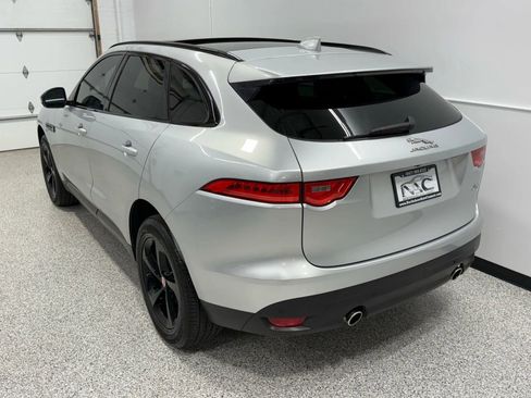 Used 2019 Jaguar F-PACE Premium image 8