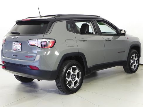 Used 2022 Jeep Compass Trailhawk w/ Sun and Sound Group AWD/4WD image 7