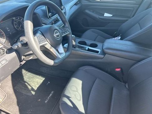 Used 2025 Nissan Altima 2.5 SV image 13