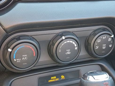 Used 2016 MAZDA MX-5 Miata Sport image 14