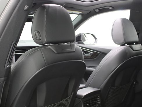 Used 2019 Audi Q8 Premium w/ Convenience Package image 37