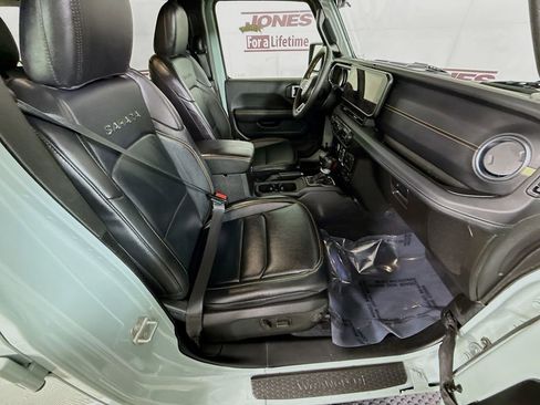 Used 2024 Jeep Wrangler Unlimited Sahara image 29