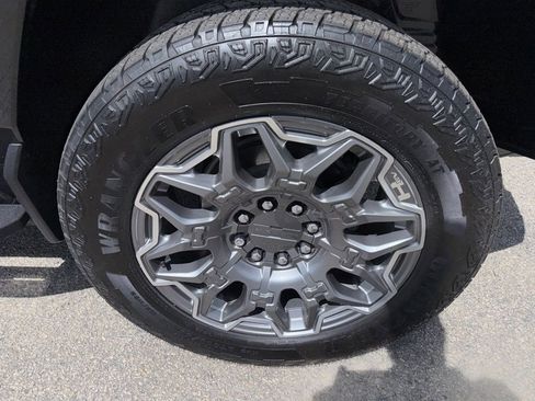 Used 2024 GMC Hummer EV 3X AWD/4WD image 34