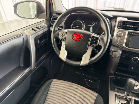 Used 2015 Toyota 4Runner SR5 AWD/4WD image 26