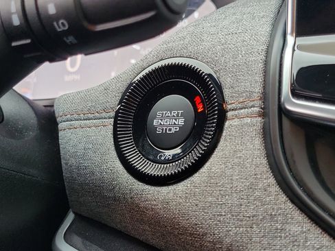 Used 2023 Jeep Compass Latitude image 28