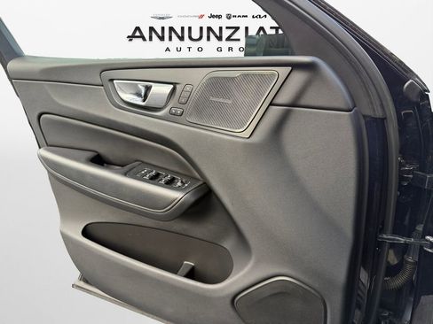 Used 2023 Volvo XC60 B6 Ultimate w/ Protection Package Premier image 28