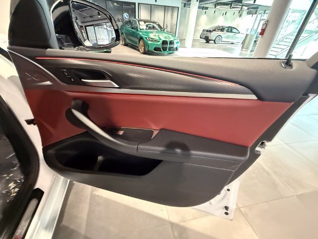 Used 2024 BMW X4 xDrive30i w/ M Sport Package AWD/4WD image 29