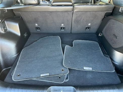 Used 2022 Jeep Cherokee Limited image 27