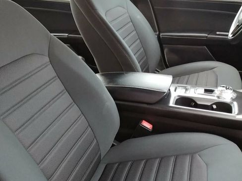 Used 2019 Ford Fusion SE FWD image 10
