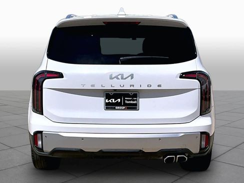 Used 2023 Kia Telluride EX w/ EX Captain's Chair Package image 5