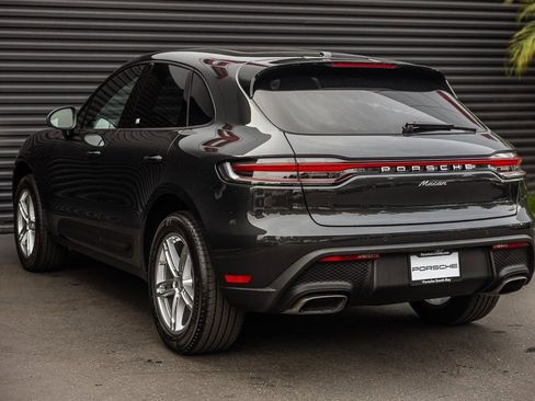 Certified 2025 Porsche Macan image 3