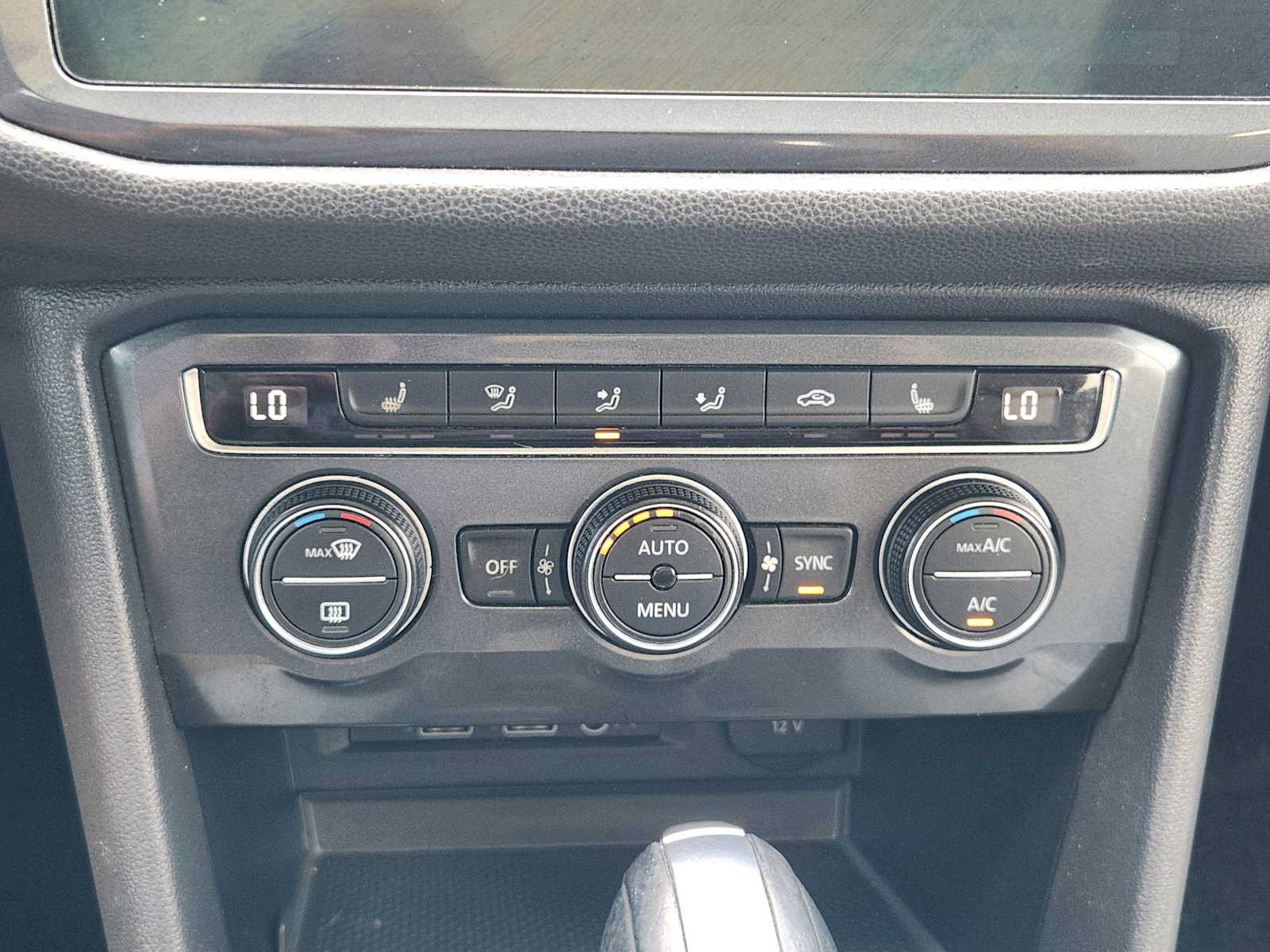 Used 2019 Volkswagen Tiguan SE w/ Panoramic Sunroof Package FWD image 17