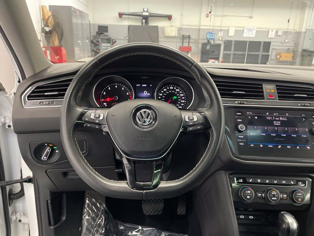 Used 2021 Volkswagen Tiguan SE w/ Panoramic Sunroof Package AWD/4WD image 16
