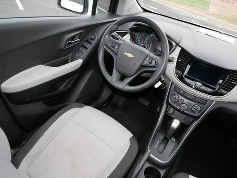 Used 2019 Chevrolet Trax LT w/ LPO, Cargo Package image 9