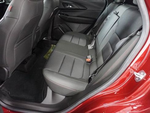 Used 2023 Chevrolet TrailBlazer RS FWD image 10