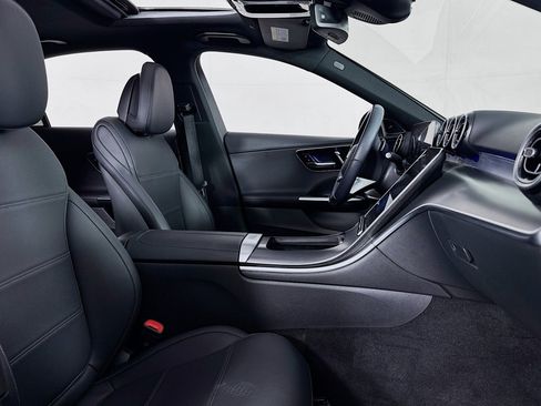 Used 2023 Mercedes-Benz C 300 Sedan image 7