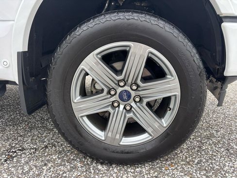 Used 2019 Ford F150 Lariat w/ Equipment Group 502A Luxury AWD/4WD image 30