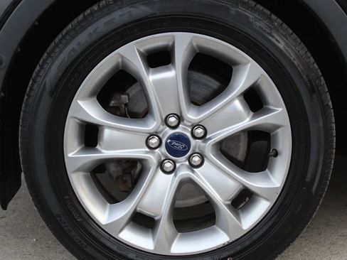 Used 2016 Ford Escape Titanium w/ Equipment Group 301A image 9