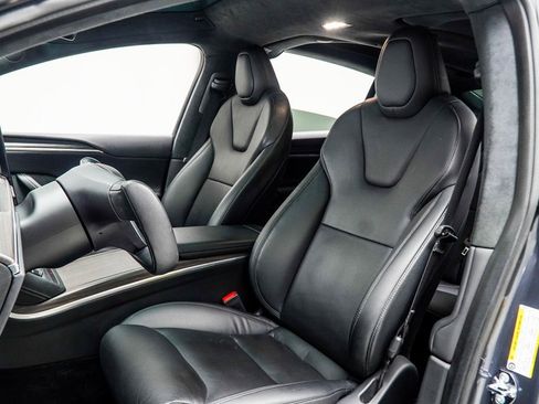 Used 2022 Tesla Model X image 34