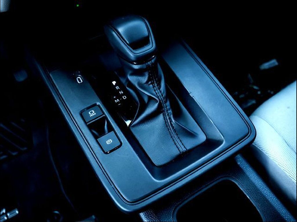 Used 2026 Toyota Corolla Cross LE w/ Moonroof Package FWD image 17