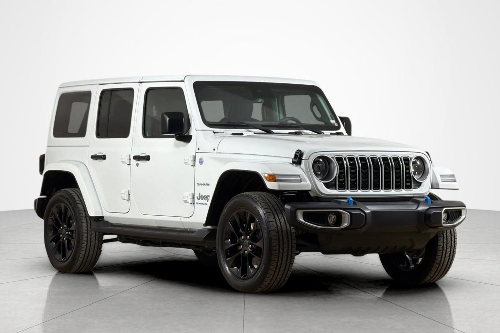 Used 2024 Jeep Wrangler Unlimited Sahara w/ Technology Group AWD/4WD image 7