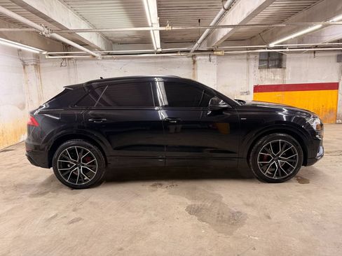 Used 2019 Audi Q8 Prestige w/ Luxury Package AWD/4WD image 4