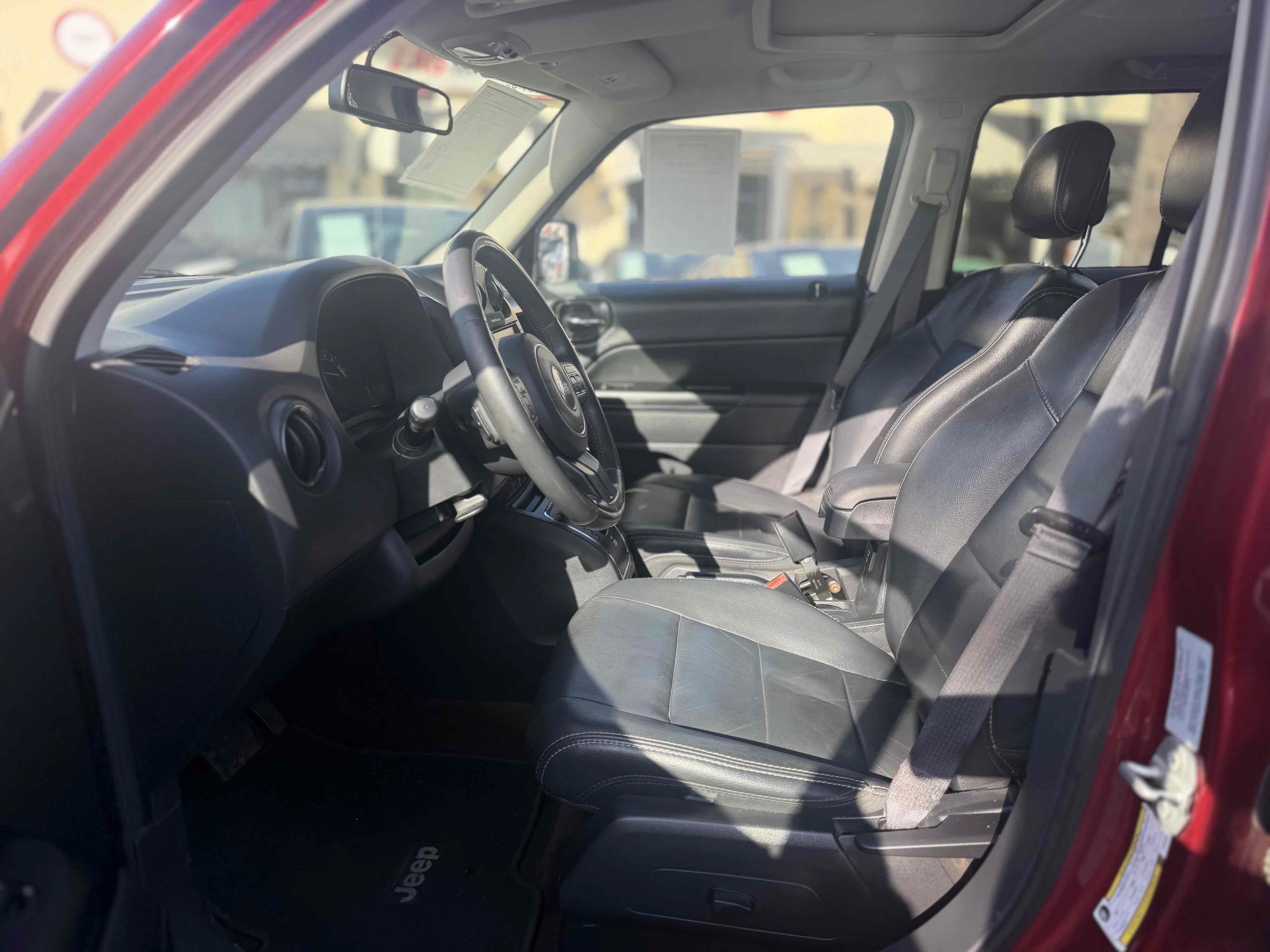 Used 2016 Jeep Patriot High Altitude FWD image 17