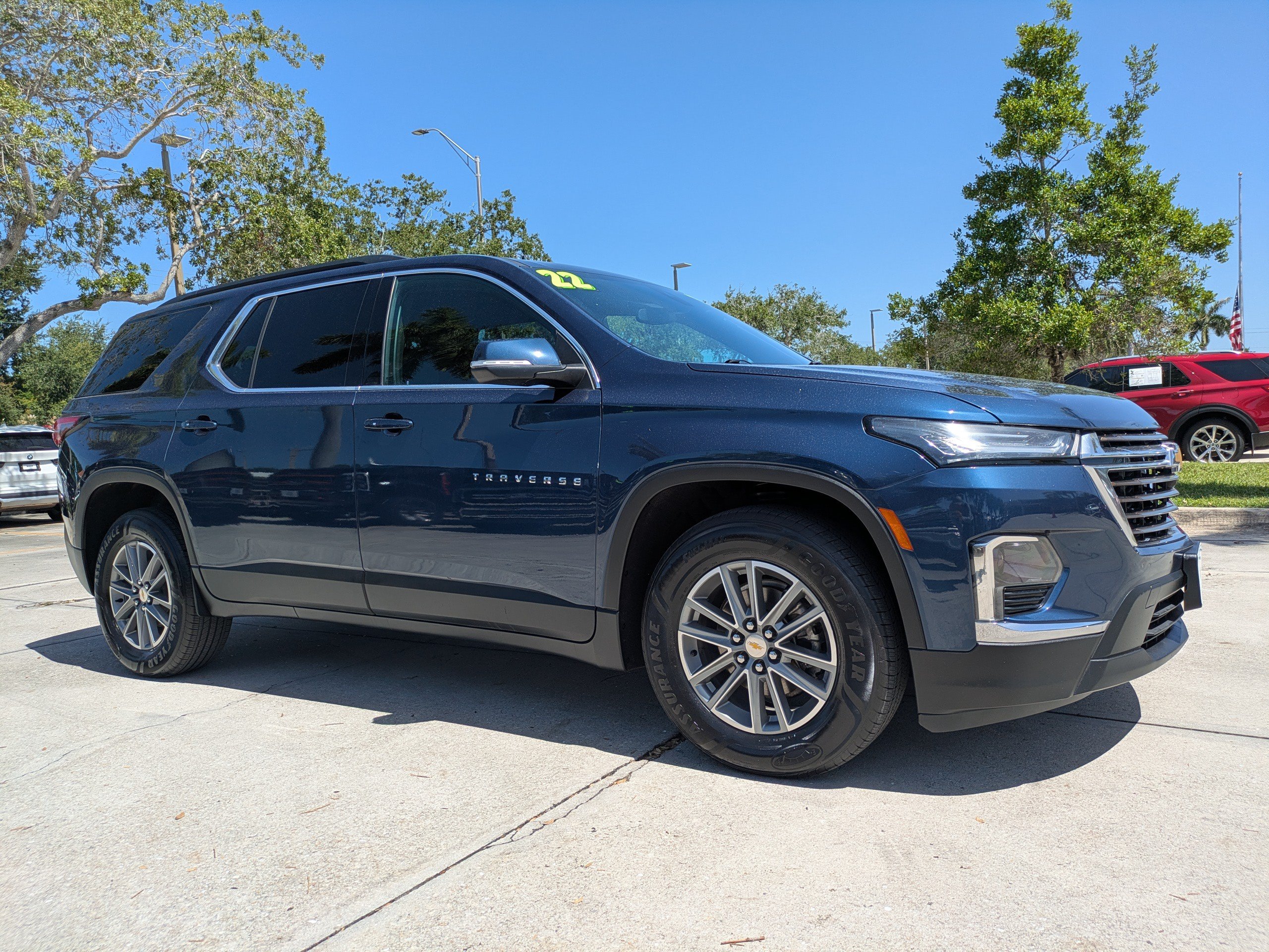 Used 2022 Chevrolet Traverse LT w/ LPO, Floor Liner Package AWD/4WD image 2