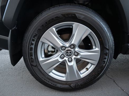 Certified 2025 Toyota RAV4 LE image 31