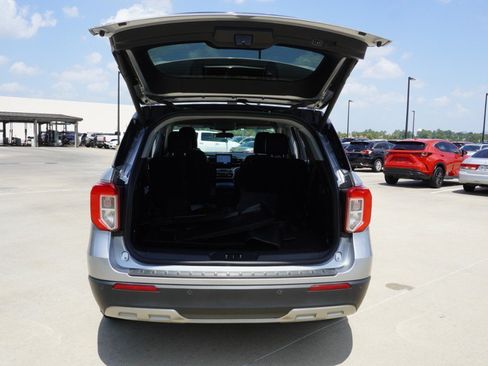 Used 2023 Ford Explorer XLT w/ Equipment Group 202A RWD image 37