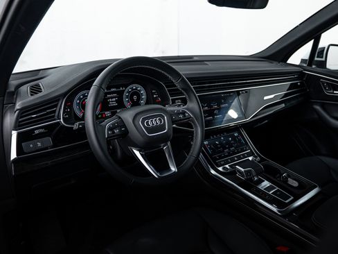 Certified 2025 Audi Q7 Premium w/ Convenience Package image 10