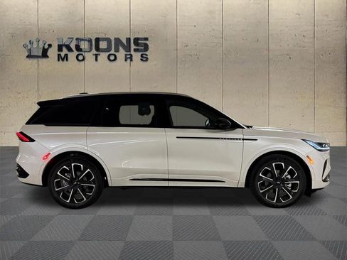 New 2026 Lincoln Nautilus Reserve image 5