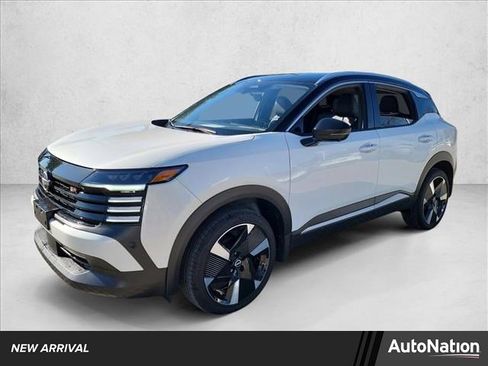 Used 2025 Nissan Kicks SR image 1