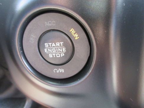 Used 2019 Jeep Wrangler Unlimited Sport S AWD/4WD image 23
